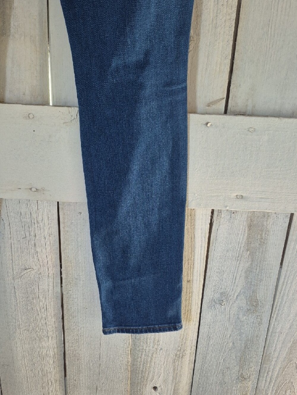 Old Navy Women's Skinny Jeans - Medium Blue Distressed - Picture 12 of 12